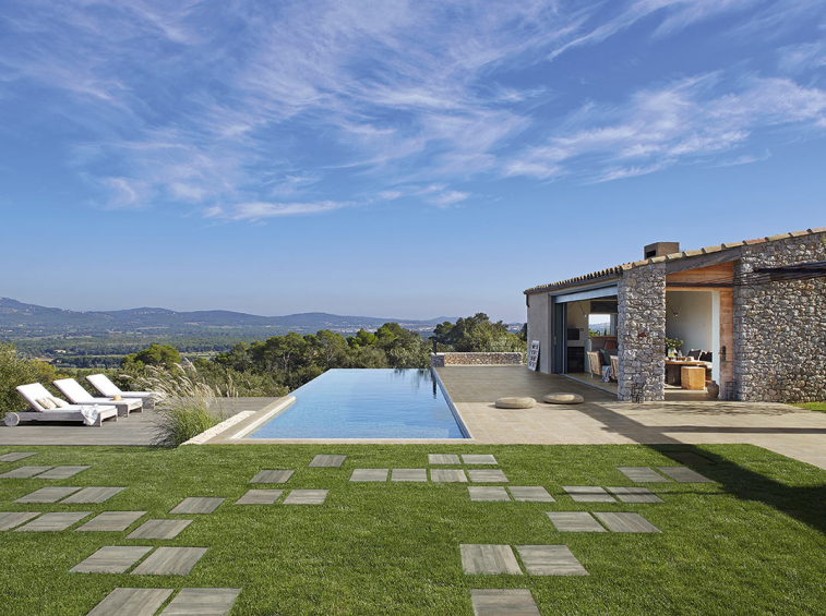 Vibe Caesar cinder esterno piscina2