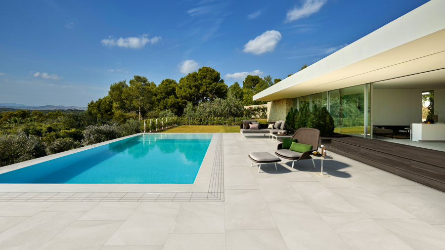 Pool stone look porcelaint tiles