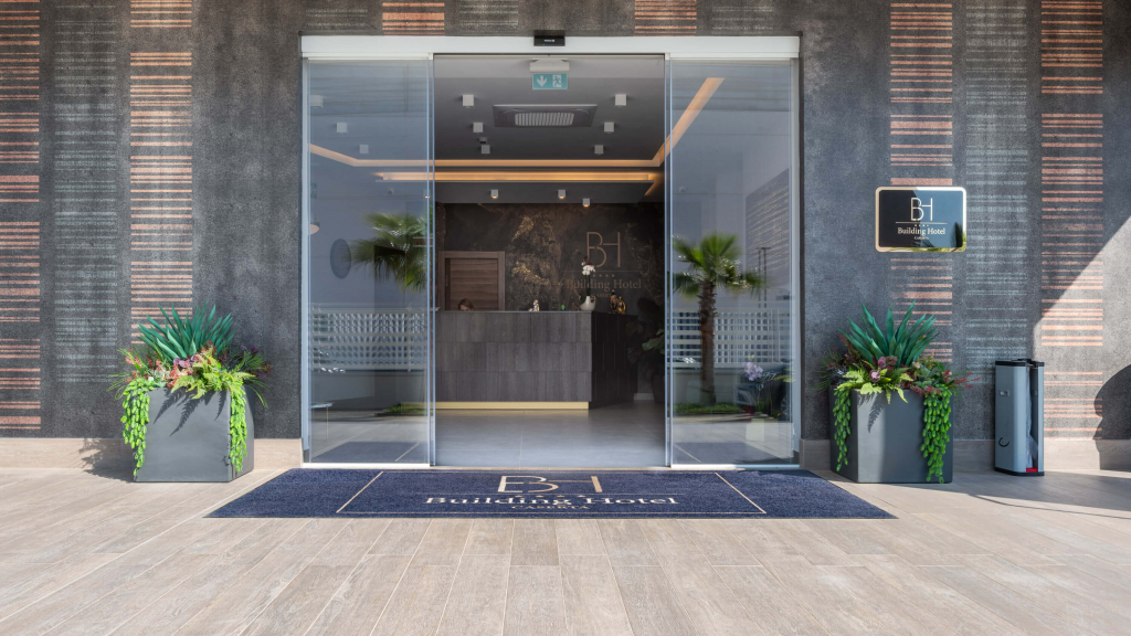 Building Hotel EXT 21