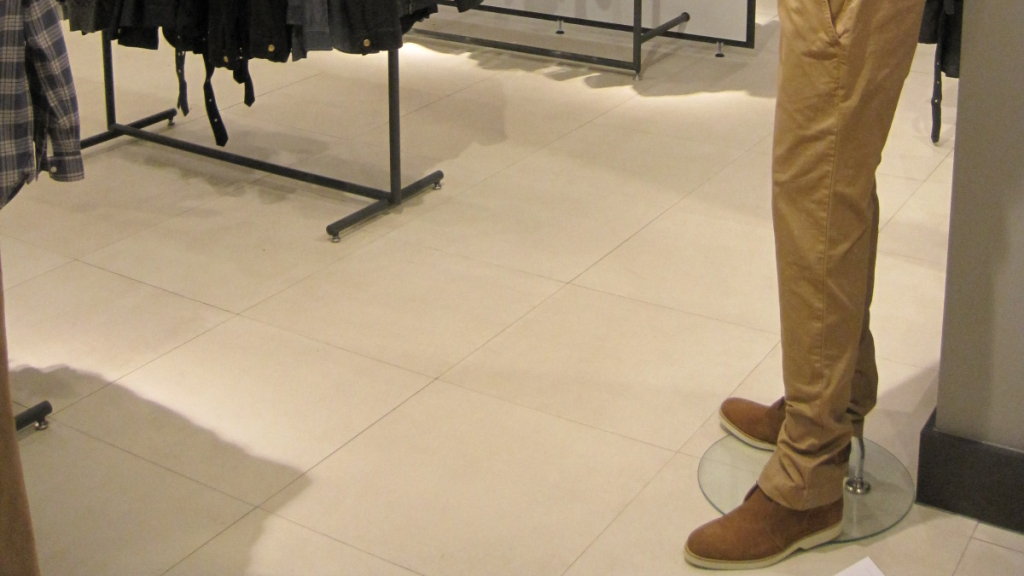 Tecnolito Alhambra 60x60 sopraelevato Negozi JohnLewis OxfordStreet