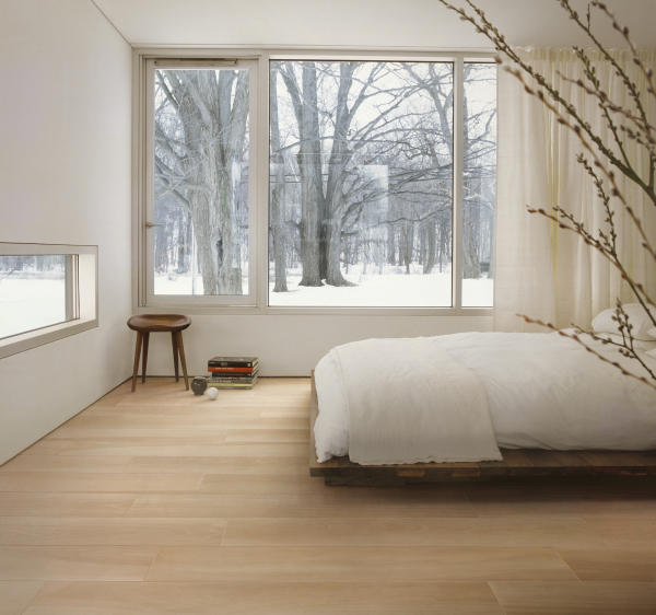 Light wood look tiles bedroom