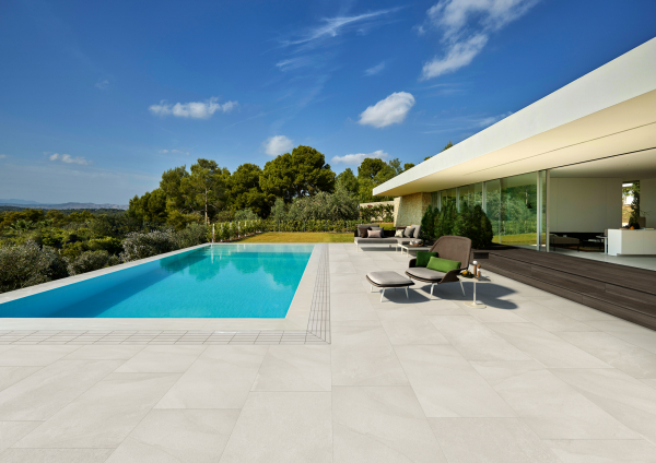 Pool stone look porcelaint tiles